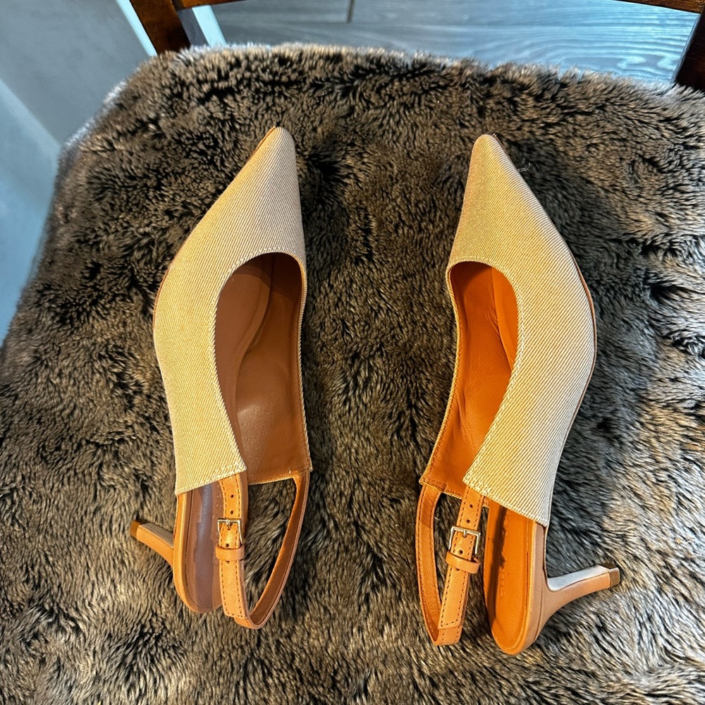 Cinq a Sept Sylvie Pointed Toe Tan/Cream Slingback Designer Kitten Heels, 39/9 - Picture 8 of 9
